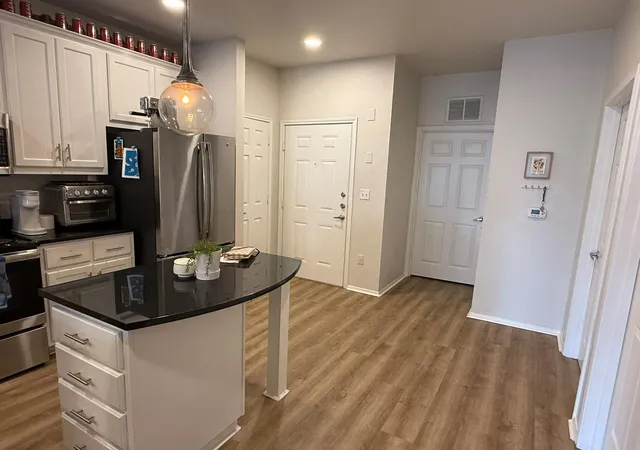 4th image of 910 W 25Th St #508, Austin, TX 78705 | MLS# 3978952