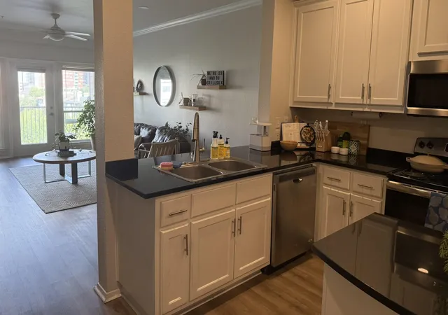 5th image of 910 W 25Th St #508, Austin, TX 78705 | MLS# 3978952