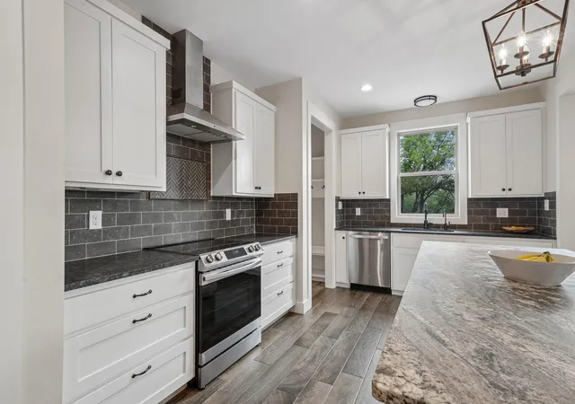 Photo 1 of Single family home for sale at 190 Magnolia Mdw, Canyon Lake, TX 78133 | MLS# 6359335 | Listing updated on 2026-10-13