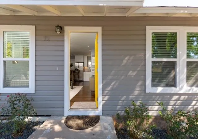 1st image of 1183 Coleto St, Austin, TX 78702 | MLS# 1022245