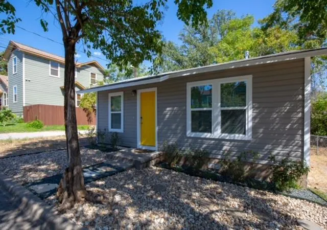 2nd image of 1183 Coleto St, Austin, TX 78702 | MLS# 1022245