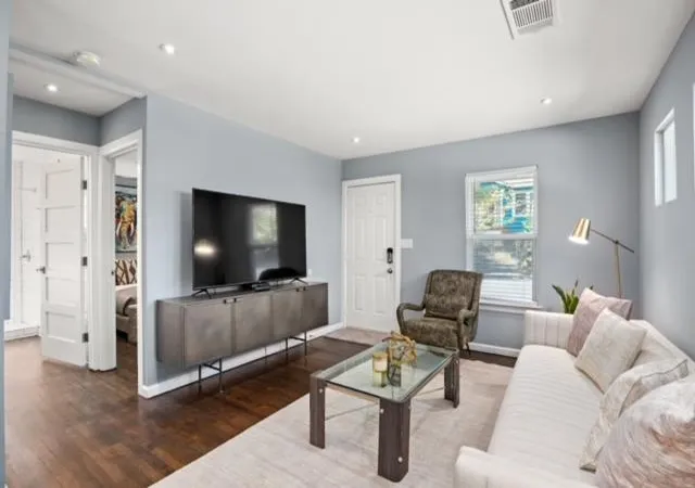 4th image of 1183 Coleto St, Austin, TX 78702 | MLS# 1022245
