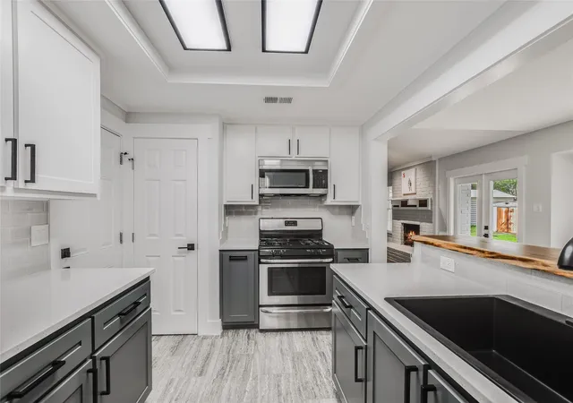 Photo 4 of Single family home for sale at 801 E Central Dr, Georgetown, TX 78628 | MLS# 6558907 | Listing updated on 2026-09-05