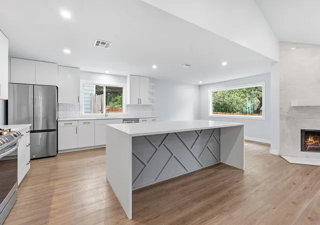 Photo 2 of Single family home for sale at 7807 Keswick Dr, Austin, TX 78745 | MLS# 8161955 | Listing updated on 2026-09-21