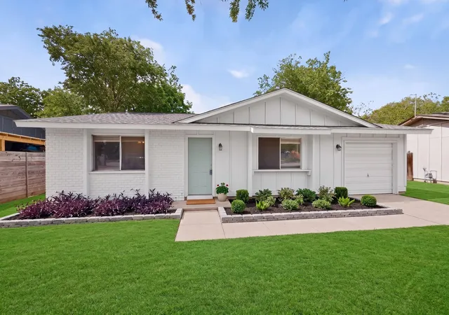 1st image of 6204 Shadow Bnd, Austin, TX 78745 | MLS# 3096594