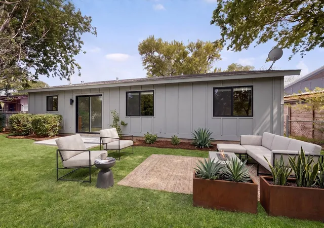 3rd image of 6204 Shadow Bnd, Austin, TX 78745 | MLS# 3096594