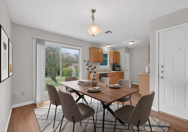 5th image of 6204 Shadow Bnd, Austin, TX 78745 | MLS# 3096594