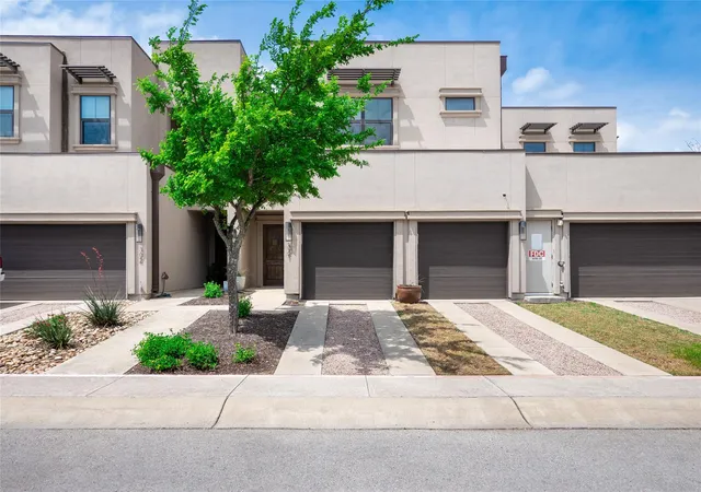 Listing Photo 1 - Condo for sale in building located at 8200 Sw Pkwy, Austin, TX 78735 - Unit #321