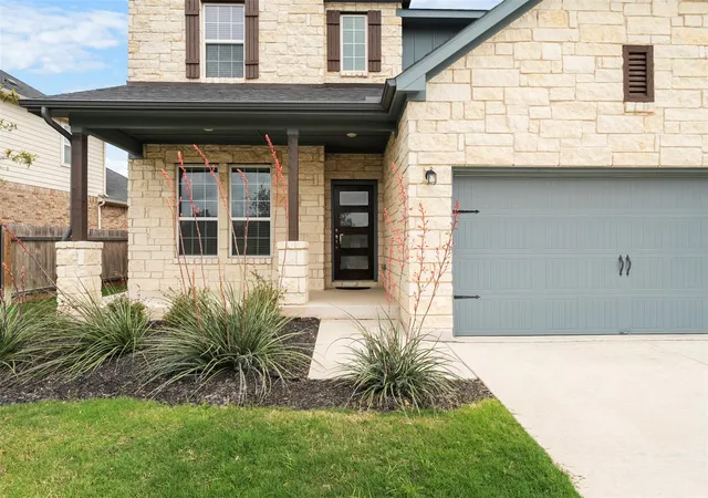 Photo 3 of Single family home for sale at 209 Mira Mesa Dr, Liberty Hill, TX 78642 | MLS# 7818400 | Listing updated on 2026-09-27