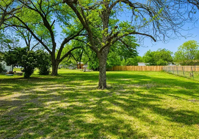 2nd image of 303 E Wolf St, Granger, TX 76530 | MLS# 4762531