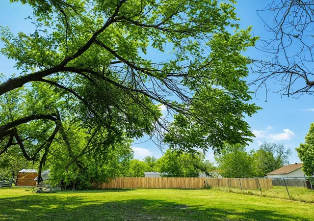 3rd image of 303 E Wolf St, Granger, TX 76530 | MLS# 4762531