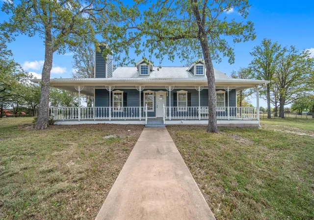 Homes for sale in Giddings, TX | 2205 S Us Hwy 77, Giddings, TX 78942 | MLS# 4964325