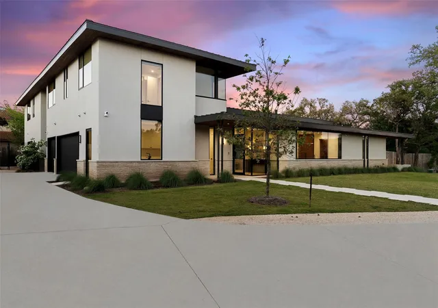 37th image of 1604 Barclay Dr, Austin, TX 78746 | MLS# 3901335