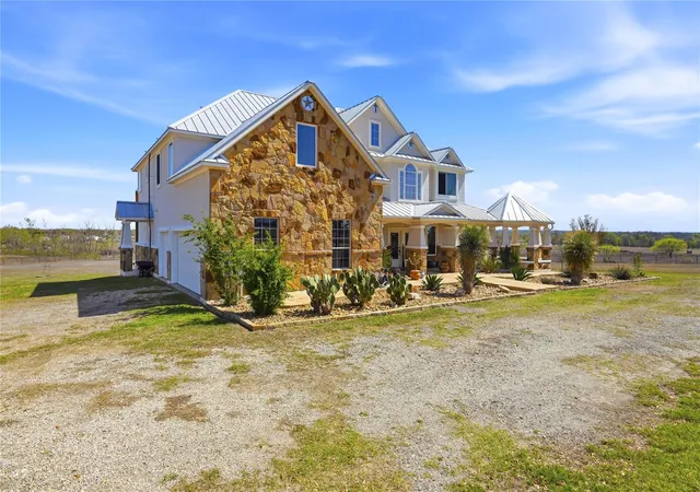 2nd image of 100 Mayfield Ln, Lockhart, TX 78644 | MLS# 1911584