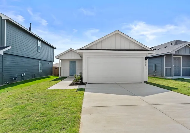 Photo 1 of Single family home for sale at 430 Low Pasture Trl, Maxwell, TX 78656 | MLS# 2981104 | Listing updated on 2026-10-09