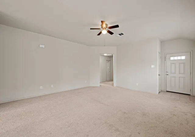 3rd image of 172 Lake Gln, San Marcos, TX 78666 | MLS# 1343908