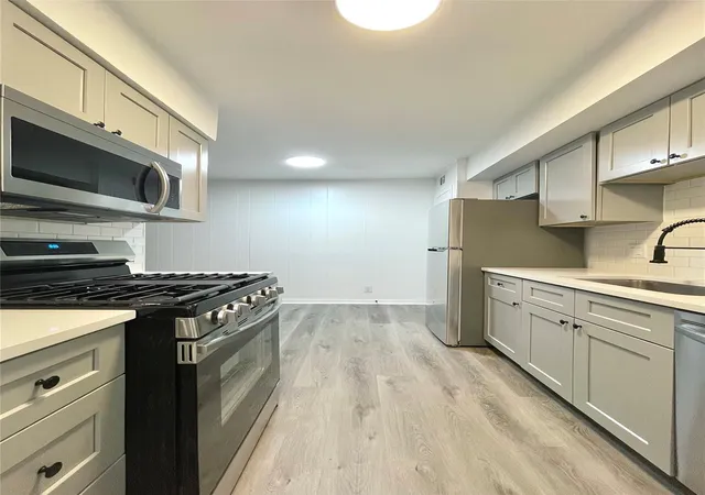 3rd image of 2306 Barton Village Cir, Austin, TX 78704 | MLS# 5478199