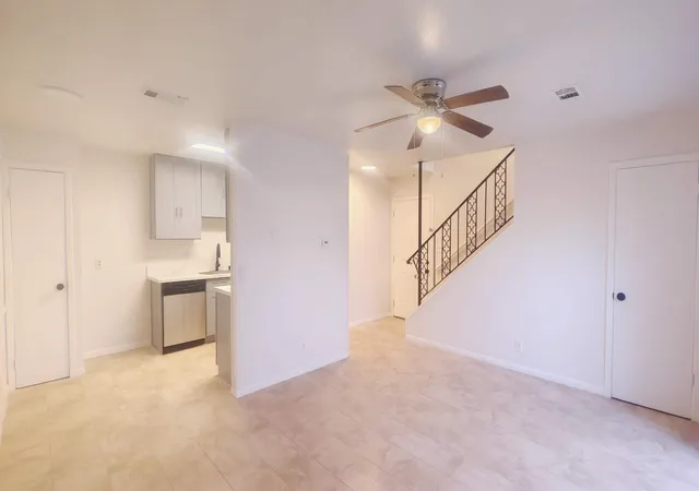 4th image of 1900 Hearthside Dr, Austin, TX 78757 | MLS# 3488142