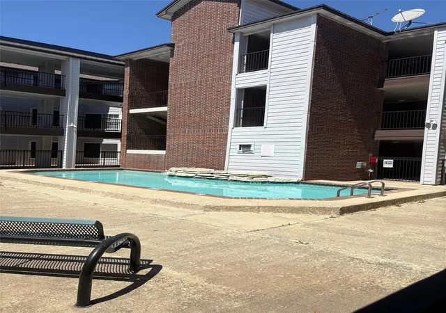 2nd image of 501 W 26Th St #117, Austin, TX 78705 | MLS# 1700487