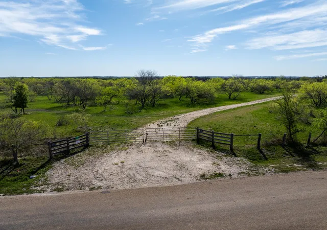 2nd image of 1435 County Road 429, Rockdale, TX 76567 | MLS# 8692513