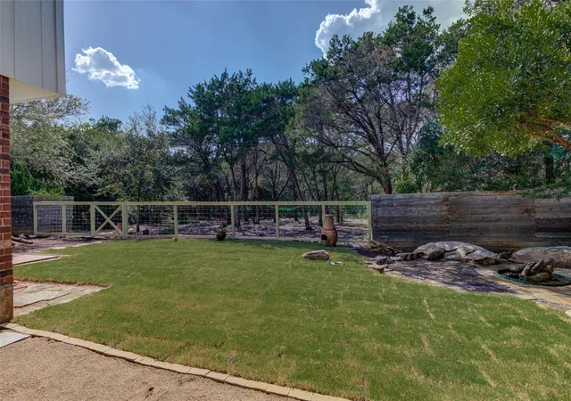 Photo 1 of Sale Pending at 8904 W Hove Loop, Austin, TX 78749 | MLS# 9272592 | Listing updated on 2026-08-31