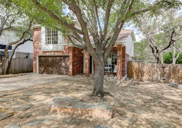 Photo 3 of Sale Pending at 8904 W Hove Loop, Austin, TX 78749 | MLS# 9272592 | Listing updated on 2026-08-31