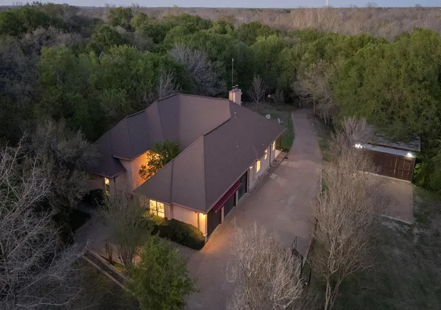 3rd image of 200 Red Bird Ln, Kingsbury, TX 78638 | MLS# 1340603