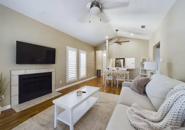 Photo 3 of Condo for sale at 711 W 21st Street #304, Austin, TX 78705 | MLS# 9661675 | Listing updated on 2026-08-18