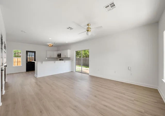 2nd image of 5408 Downs Dr, Austin, TX 78721 | MLS# 3911675