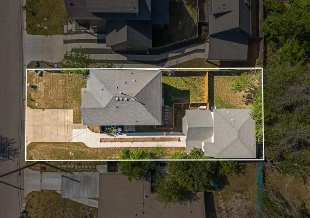 37th image of 5408 Downs Dr, Austin, TX 78721 | MLS# 3911675