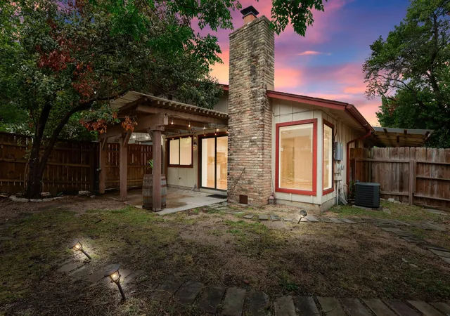 2nd image of 9001 Parkfield Dr, Austin, TX 78758