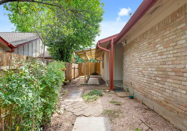 4th image of 9001 Parkfield Dr #B, Austin, TX 78758 | MLS# 6471012