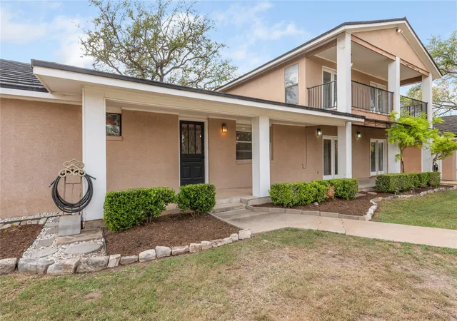 Photo 2 of Single family home for sale at 4948 Travis Oaks Dr, Marble Falls, TX 78654 | MLS# 9108955 | Listing updated on 2026-09-12
