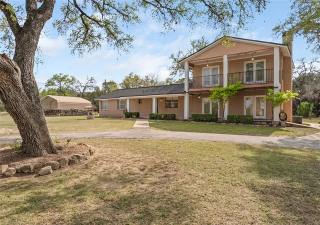 Photo 4 of Single family home for sale at 4948 Travis Oaks Dr, Marble Falls, TX 78654 | MLS# 9108955 | Listing updated on 2026-10-05