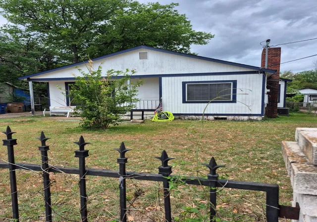2nd image of 604 Springdale Rd, Austin, TX 78702 | MLS# 5757102