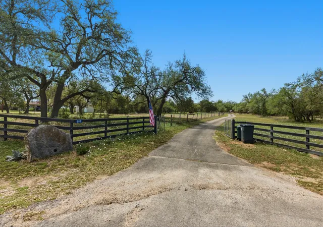 2nd image of 600 Misti Ln, Driftwood, TX 78619 | MLS# 9616710