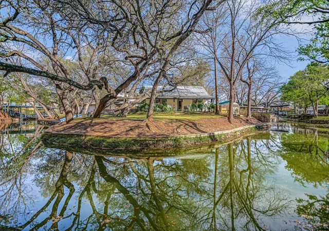 Photo 3 of Single family home for sale at 611 Thurman Cir, Kingsland, TX 78639 | MLS# 4283718 | Listing updated on 2026-10-09