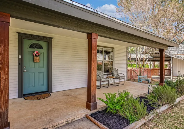 Photo 4 of Single family home for sale at 611 Thurman Cir, Kingsland, TX 78639 | MLS# 4283718 | Listing updated on 2026-10-09