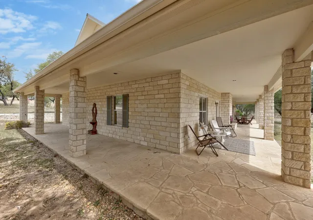 Photo 3 of Single family home for sale at 301 Hall Ln, Spicewood, TX 78669 | MLS# 7008900 | Listing updated on 2026-08-14