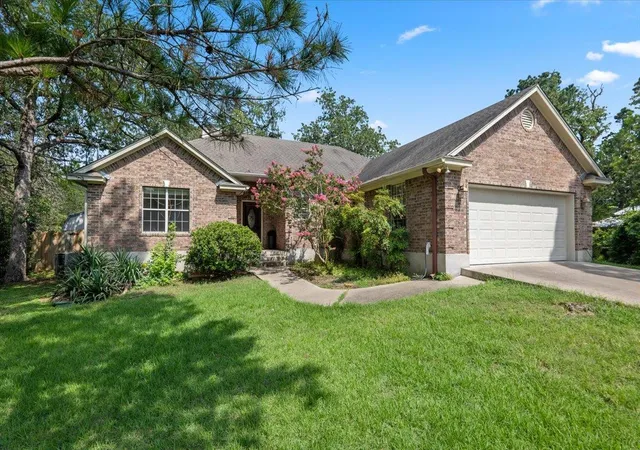 Photo 2 of Sale Pending at 415 Tahitian Dr, Bastrop, TX 78602 | MLS# 3192061 | Listing updated on 2026-08-25
