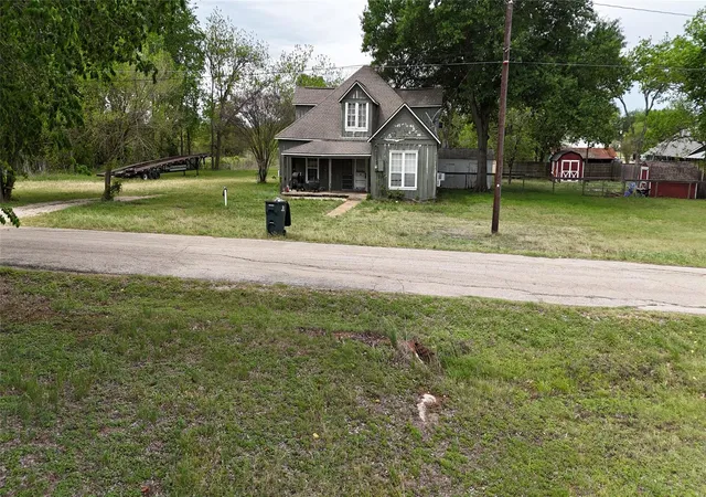 Homes for sale in Lexington, TX | 517 Giddings St, Lexington, TX 78947 | MLS# 1443134