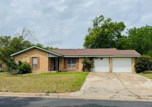 1st image of 206 Loesch Dr, Elgin, TX 78621 | MLS# 6763009