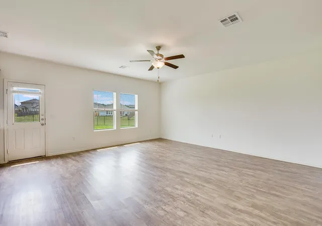 4th image of 15401 Solstice Cv, Del Valle, TX 78617 | MLS# 9386160
