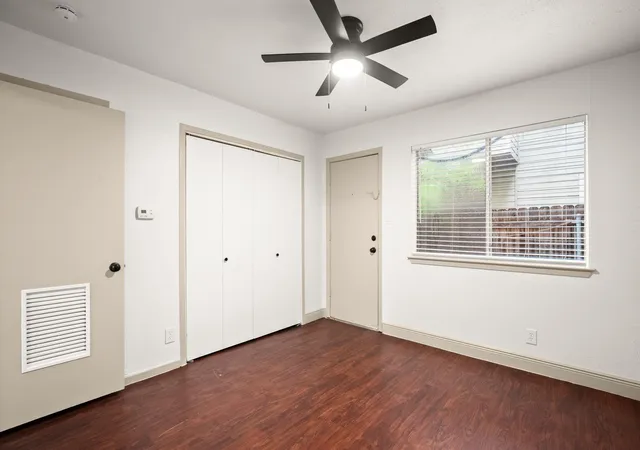 image of 1010 W 23Rd St, Austin, TX 78705