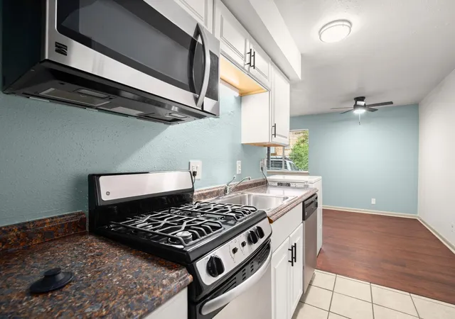 1st image of 1010 W 23rd St #3, Austin, TX 78705 | MLS# 7973176
