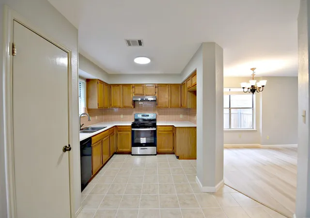 5th image of 13329 Black Canyon Dr, Austin, TX 78729 | MLS# 9288046
