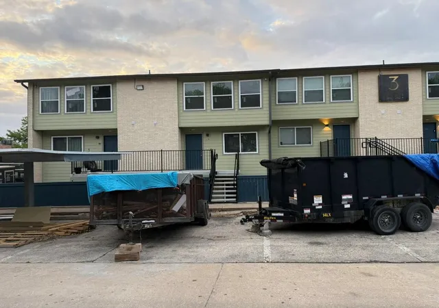2nd image of 2124 Burton Dr, Austin, TX 78741
