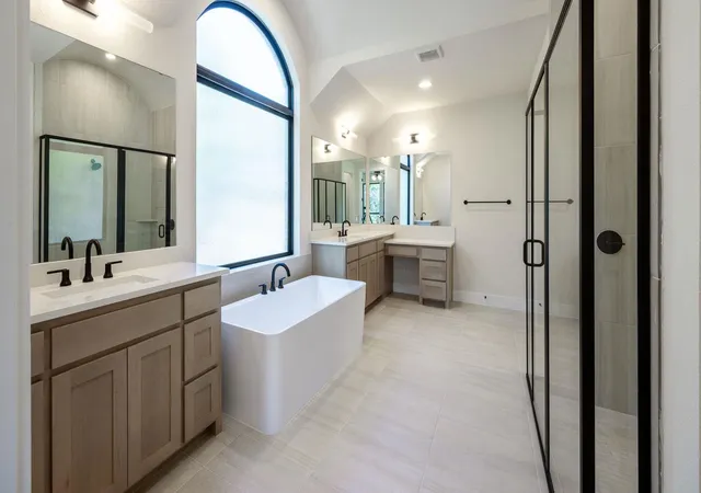Photo 4 of Sale Pending at 1032 Sunset Hl Way, Georgetown, TX 78628 | MLS# 7724371 | Listing updated on 2026-10-14