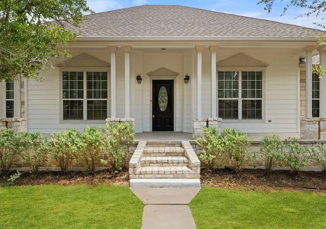 Photo 2 of Single family home for sale at 4921 Crk Meadow Cv, Spicewood, TX 78669 | MLS# 1351101 | Listing updated on 2026-05-09