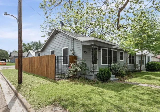 3rd image of 1507 N Cleveland Ave, Cameron, TX 76520 | MLS# 9150980